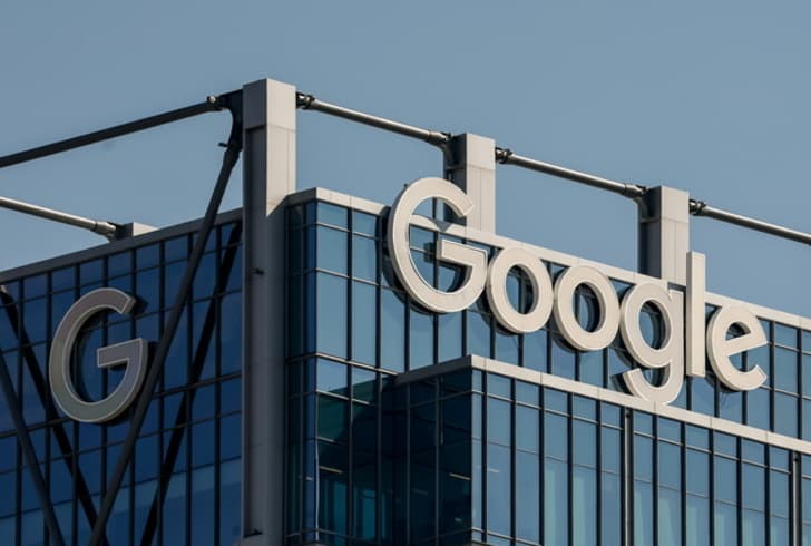 Apple bisedon me Google për të fuqizuar veçoritë e AI të iPhone