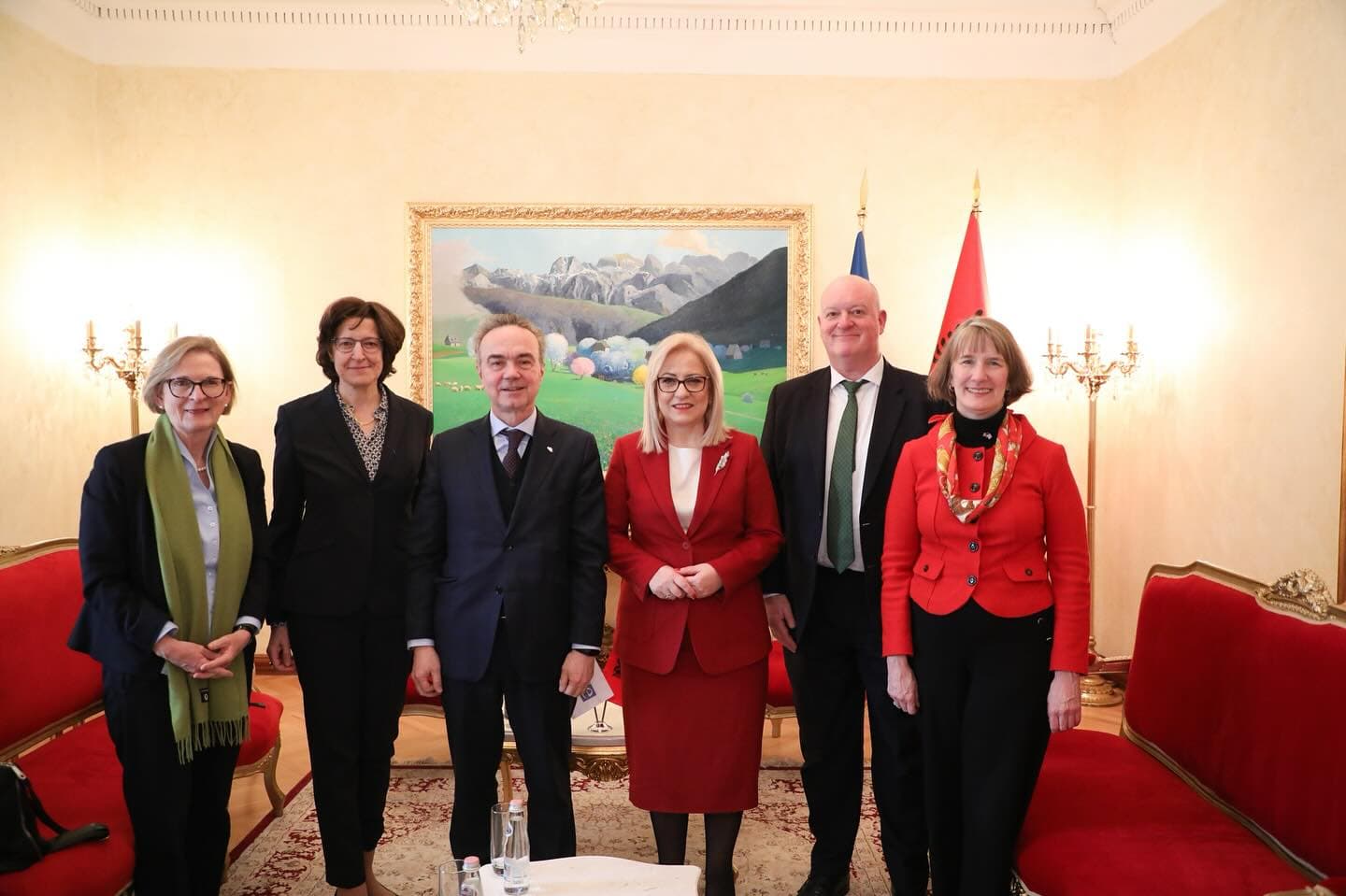 Nikolla me ambasadorët: Prezenca e OSBE-se në Shqipëri, mbështetje për reformat