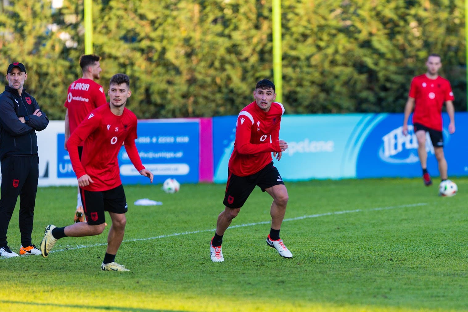 Largohet Uzuni, Berisha shfaq probleme. Silvinjo fton Sherrin në Kombëtare