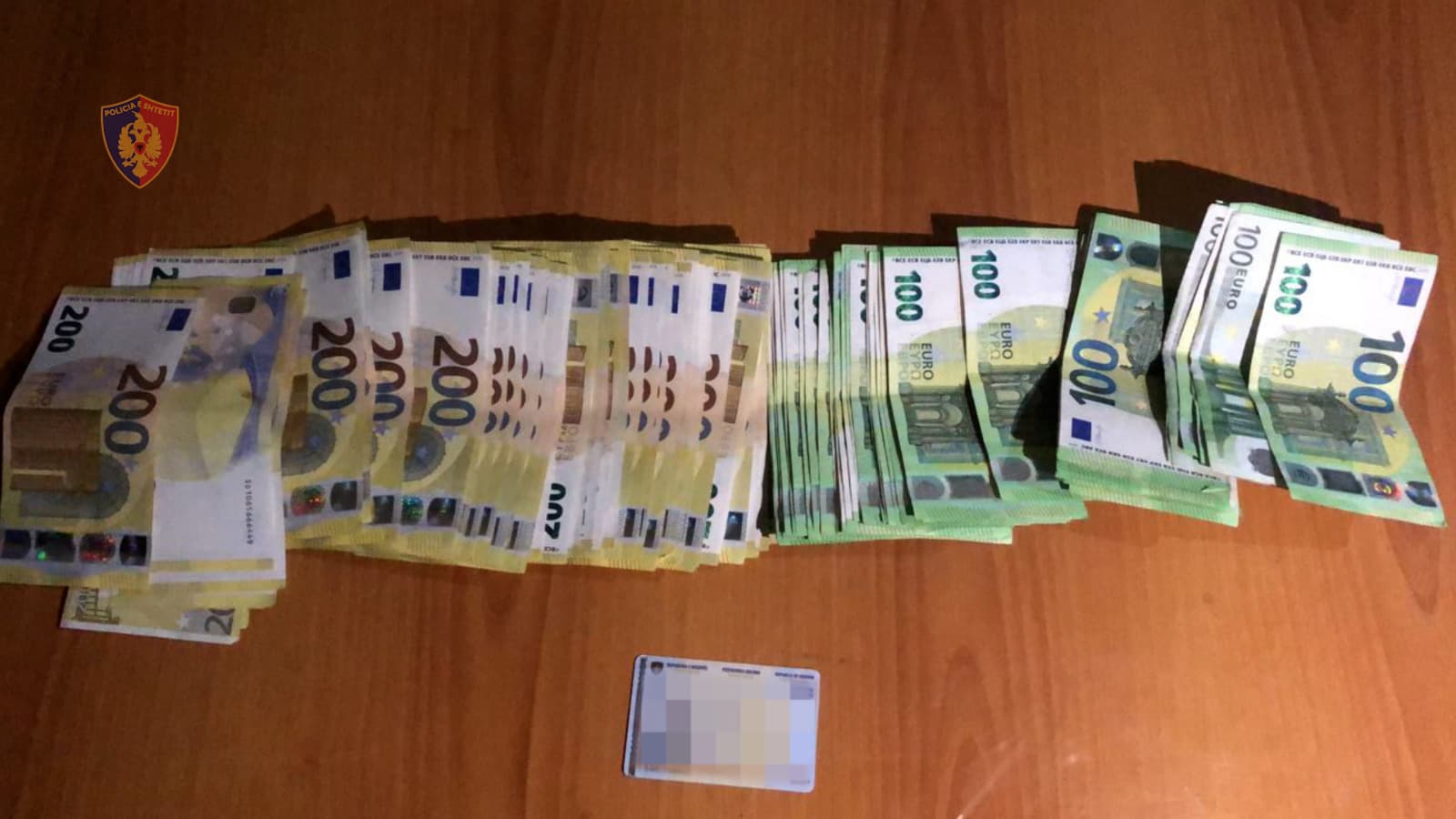Në kërkim ndërkombëtar, falsifikim dhe mos deklarim parash, arrestohen 4 persona në kufi