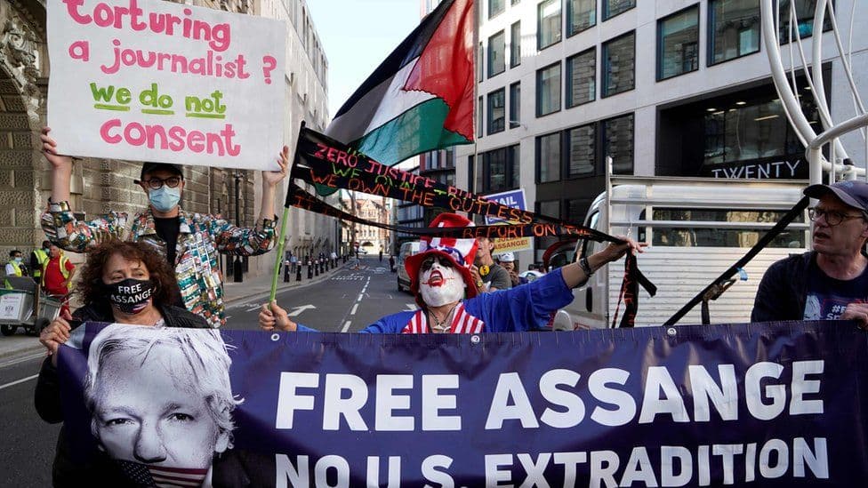 Departamenti Amerikan i Drejtësisë drejt një marrëveshje me Julian Assange?