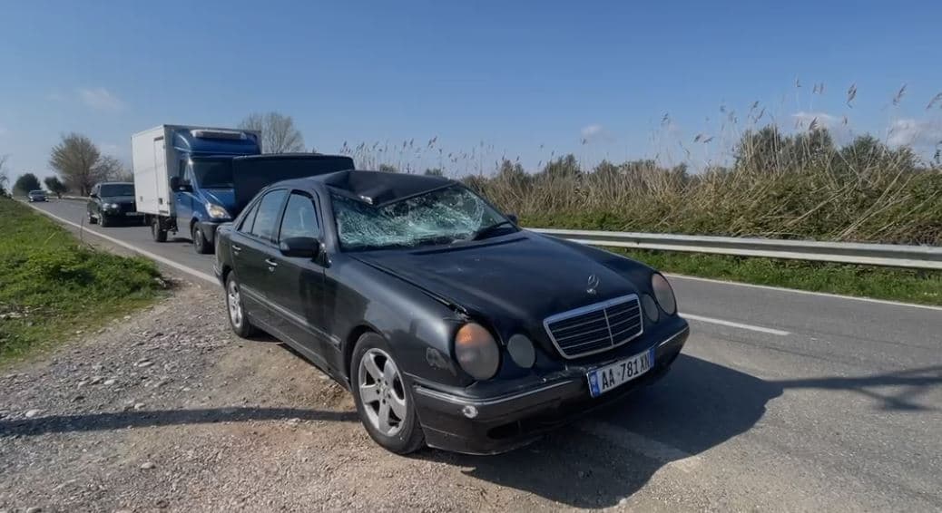 Makina përplas biçikletën në aksin Laç-Patok, plagoset rëndë 60-vjeçari