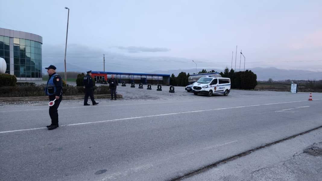 Pogradec, vëllai plagos me thikë vëllanë