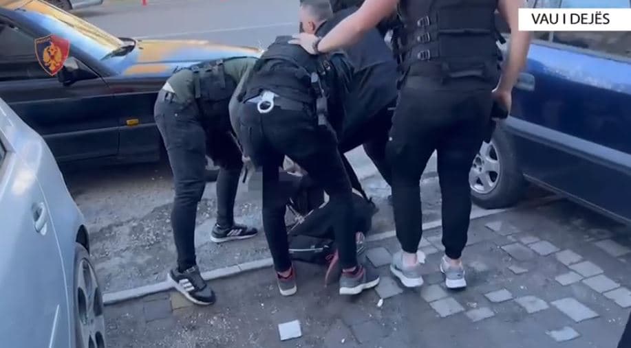 Lëndë narkotike dhe fara kanabisi gati për shitje, arrestohet një person në Vaun e Dejës 