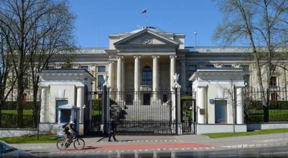 Ambasadori rus shpërfill thirrjen e shtetit të BE-së