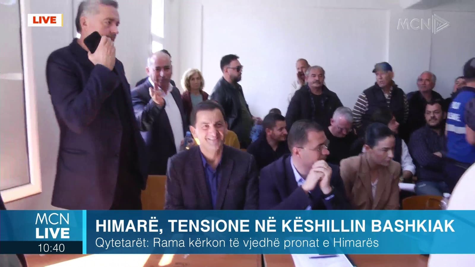 Beleri dhe Goro në burg, Këshilli Bashkiak mblidhet për të zgjedhur kryetarin në detyrë. Himariotët detyrojnë Tavon të largohet (VIDEO)