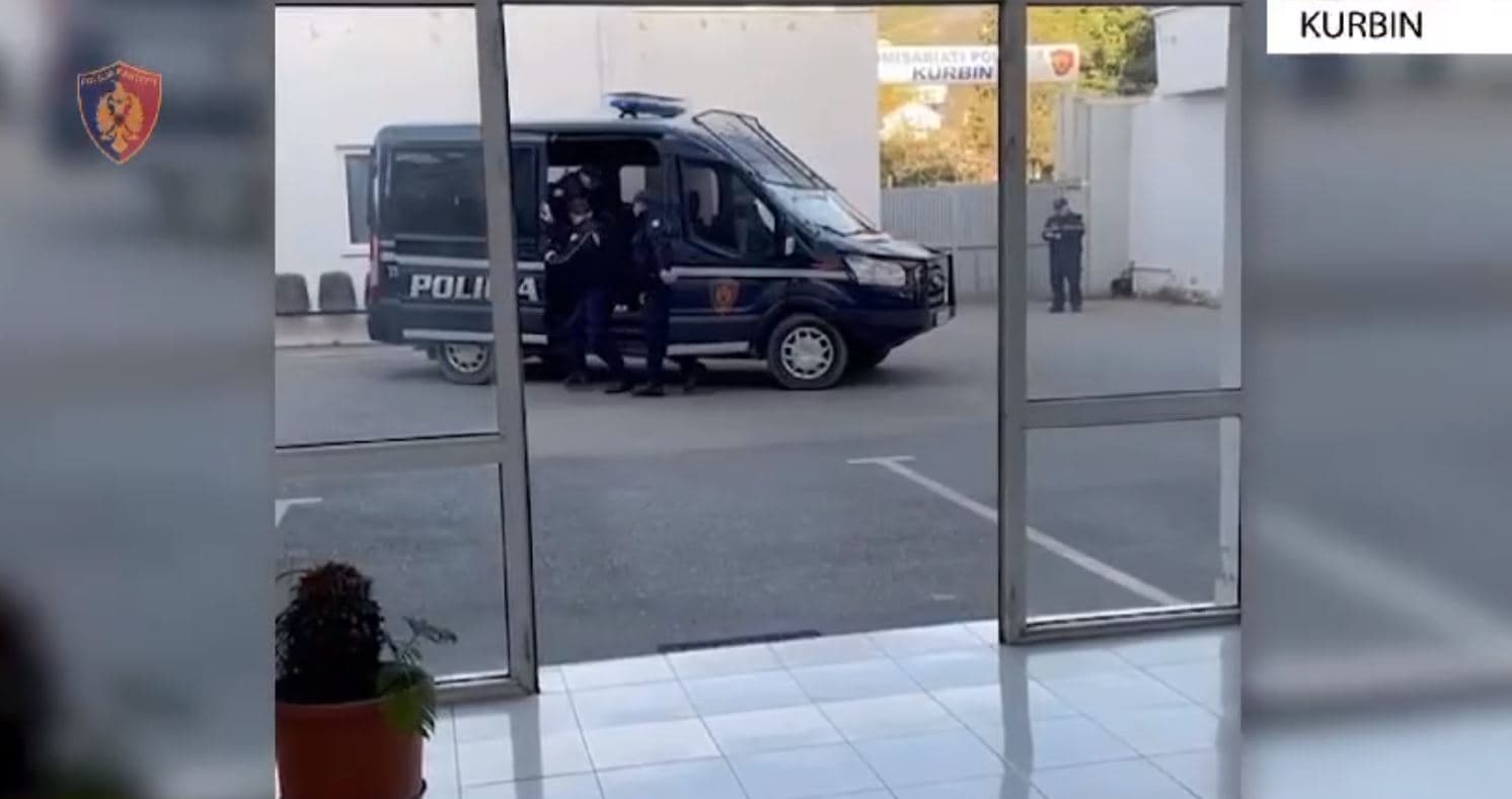 Kurbin/ Qarkullonte i armatosur dhe tentoi t’i ikte policisë, arrestohet 19-vjeçari i shpallur në kërkim