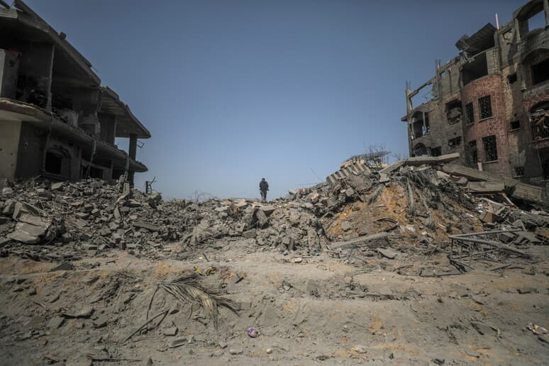 OBSH: 4 të vdekur dhe 17 të plagosur nga sulmi në një spital në Gaza