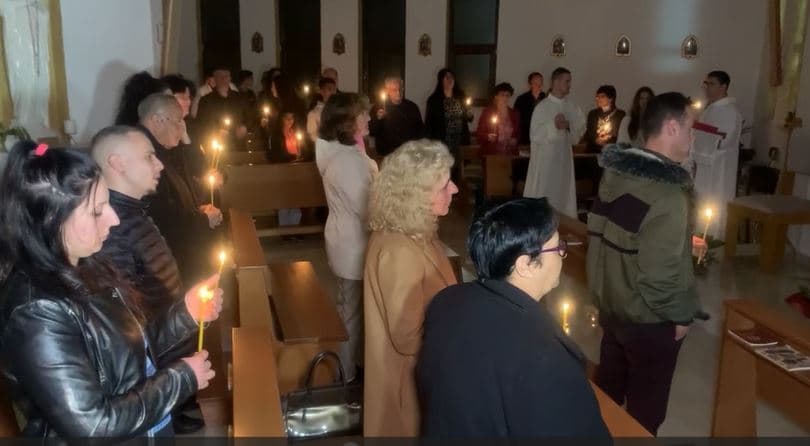 Besimtarët katolikë festojnë Pashkën, mesazhe paqeje dhe urime për një të ardhme më të mirë