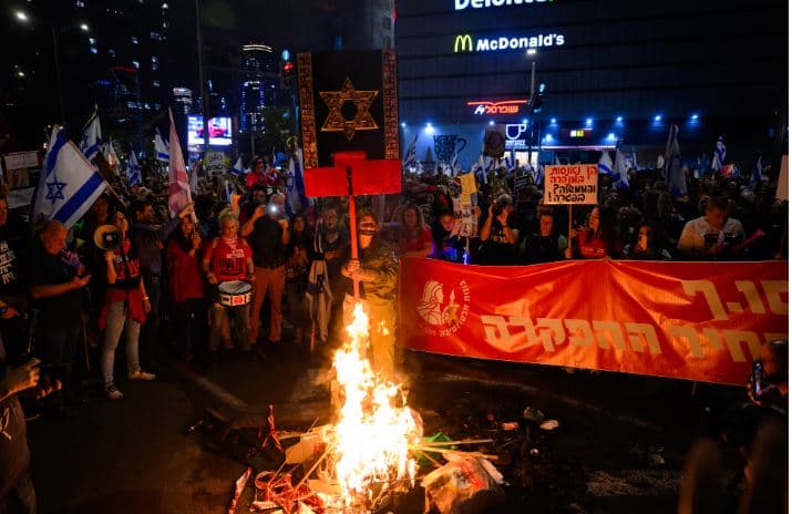 Protestat antiqeveritare në Tel Aviv,  Policia izraelite arrestoi 16 persona
