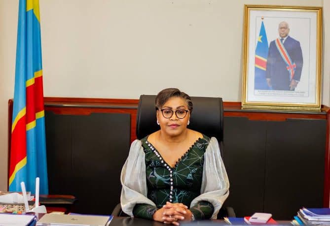 Dhuna në rritje, Kongo emëron kryeministren e parë femër