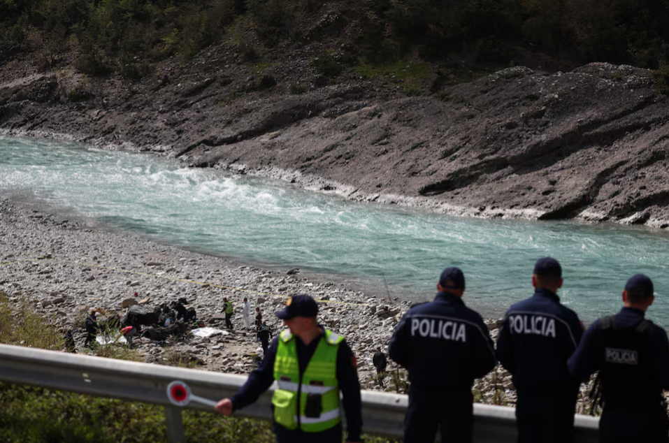 Aksidenti me 8 të vdekur në Këlcyrë, identifikohet drejtuesi i mjetit, shoqërohet një person në polici