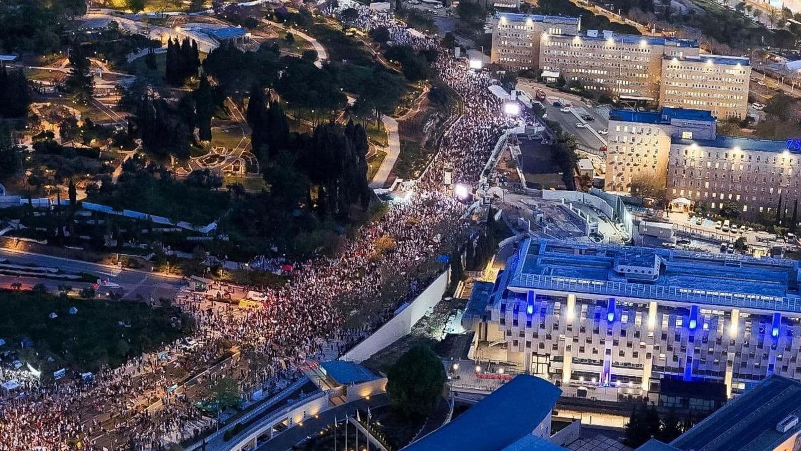 Vijojnë protestat në Izrael, mijëra qytetarë kërkojnë lirimin e pengjeve dhe zgjedhje të reja