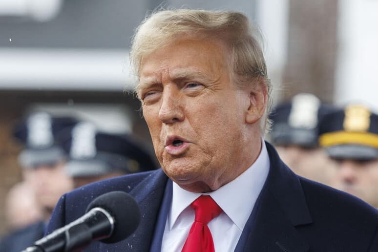 Trump dorëzon garancinë prej 175 milionë dollarësh