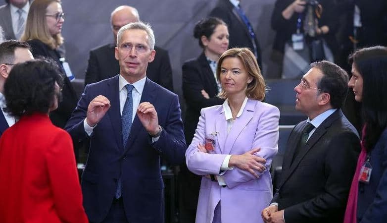 Stoltenberg: Një rol më i fortë i NATO-s do t'i japë fund luftës në Ukrainë