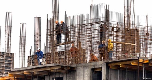 Aksidenti me pasojë vdekjen e punëtorit të ndërtimit, arrestohet një person