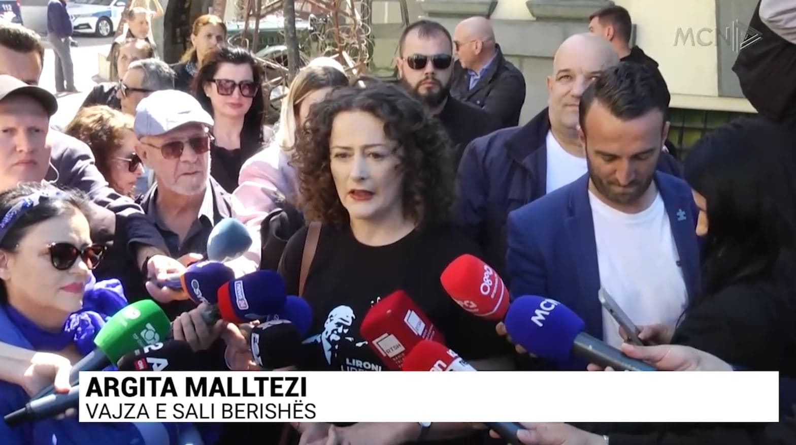 Protesta deri në arrestimin e Veliajt/ Opozita e qytetarë kërkojnë largimin: Koka e 5D! (VIDEO)