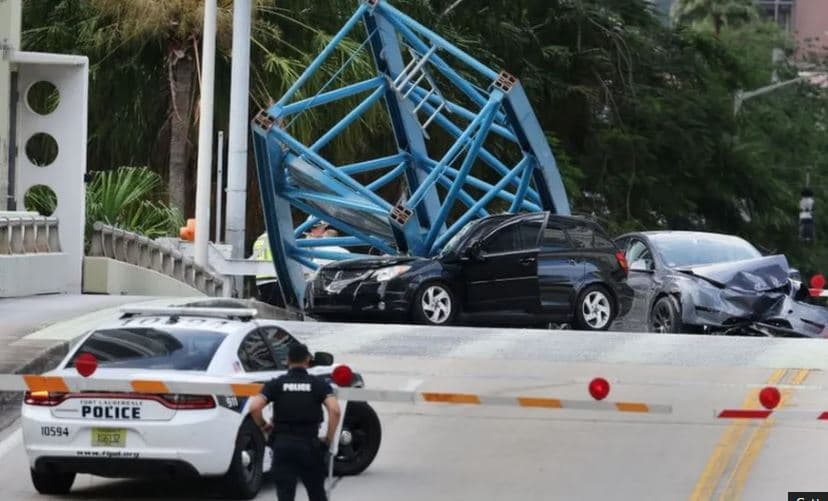 Shembet një pjesë vinçi në Florida, një i vdekur dhe 3 të plagosur