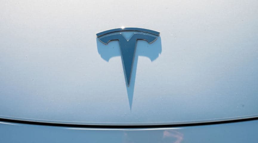 Elon Musk njofton se Tesla do të zbulojë një “robotaksi” më 8 gusht