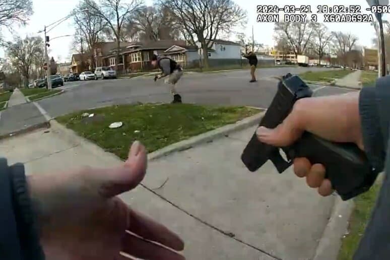 Policia amerikane vret afrikano-amerikanin me 96 të shtëna (VIDEO)