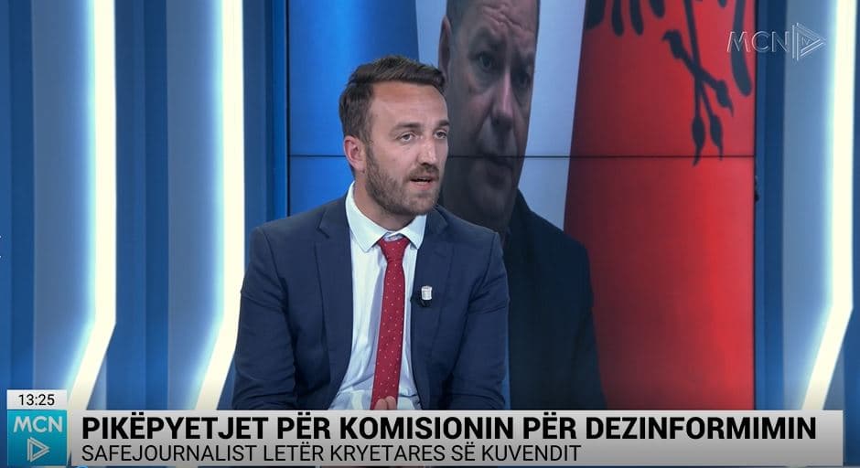 Komisioni për Dezinformimin/ Myzyraj: Gazetarët të shqetësuar se mund të jetë një paketë anti-shpifje 2.0. Shqipëria i ka mekanizmat për të luftuar ndërhyrjet (VIDEO)