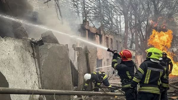 Lufta në Ukrainë/ Rusia godet dy qendra energjetike në jug