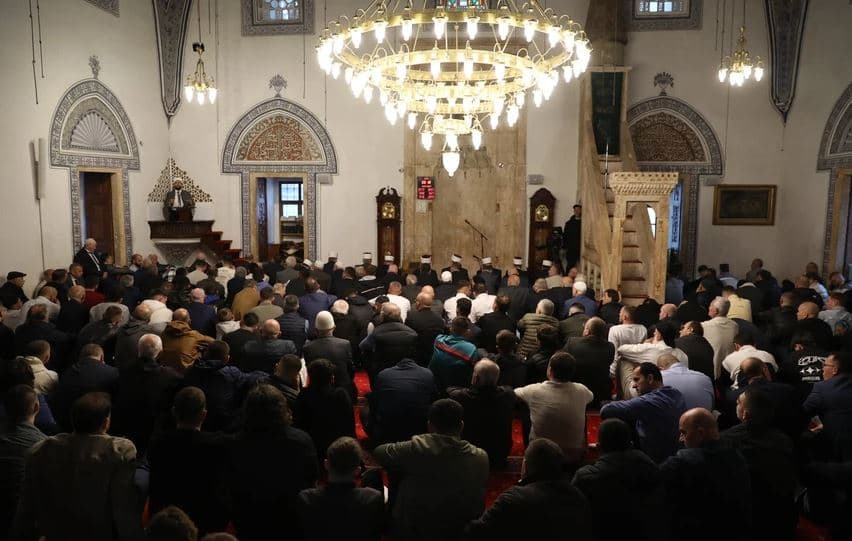Fitër Bajrami në Kosovë/ Myftiu Tërnava bën thirrje kundër 'ligjeve të reja rreth familjes'