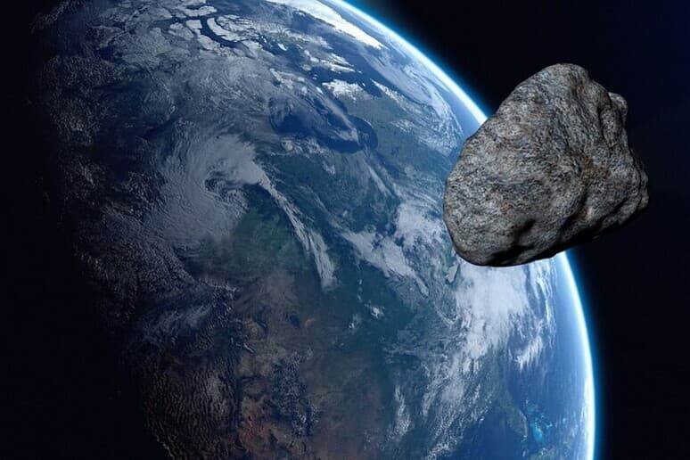 Një asteroid i vogël kalon sonte shumë pranë Tokës