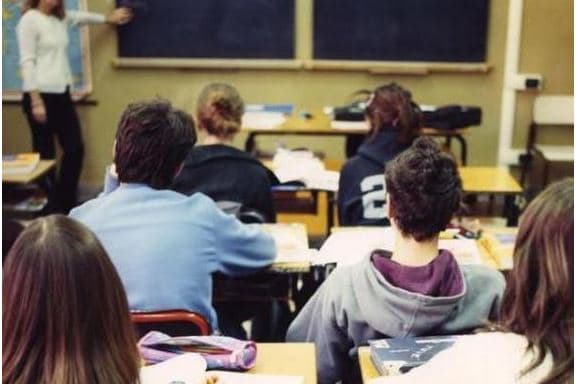 Itali, mësuesja 55-vjeçare abuzon seksualisht me nxënësen minorene
