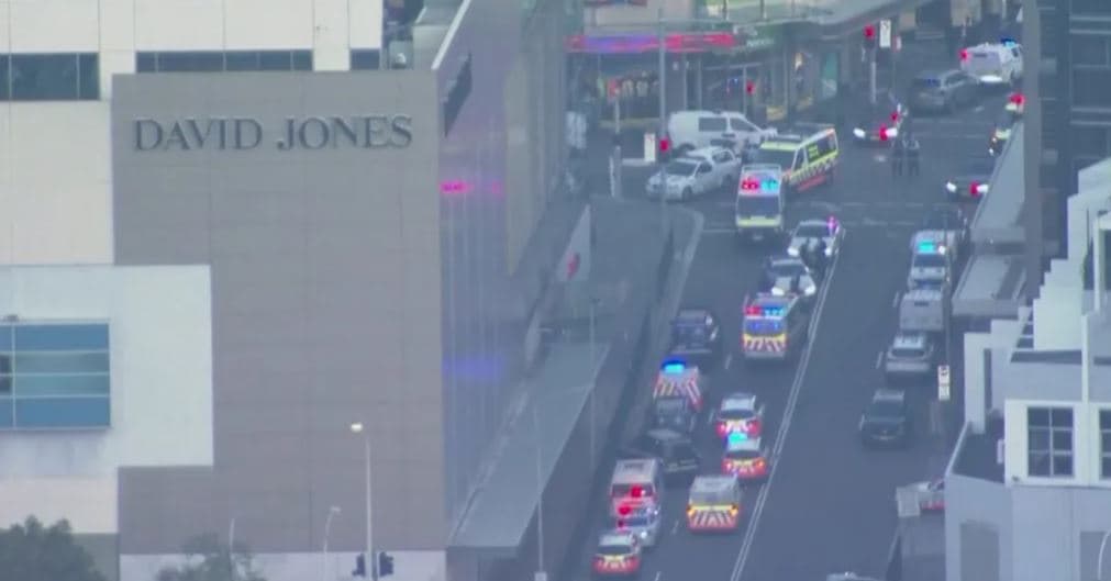 Sulm në një qendër tregtare në Sydney/ Vriten 4 persona, policia ekzekuton agresorin