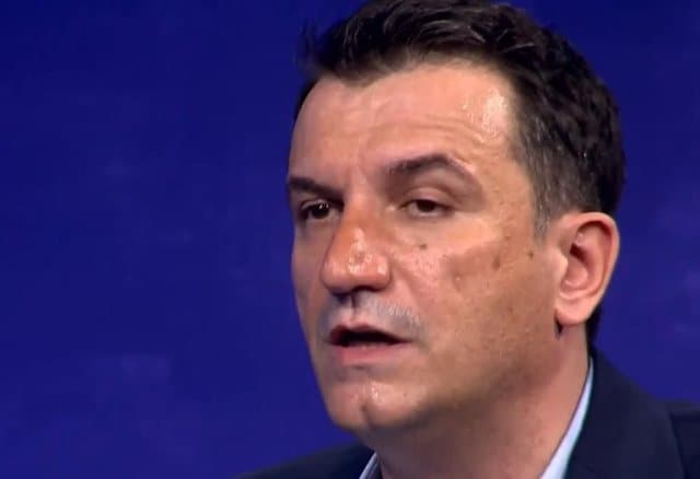 “SPAK të shkarkojë Vëliajn” / Goci: T’i hiqet firma nga dora, gjithë Bashkia e korruptuar (VIDEO)