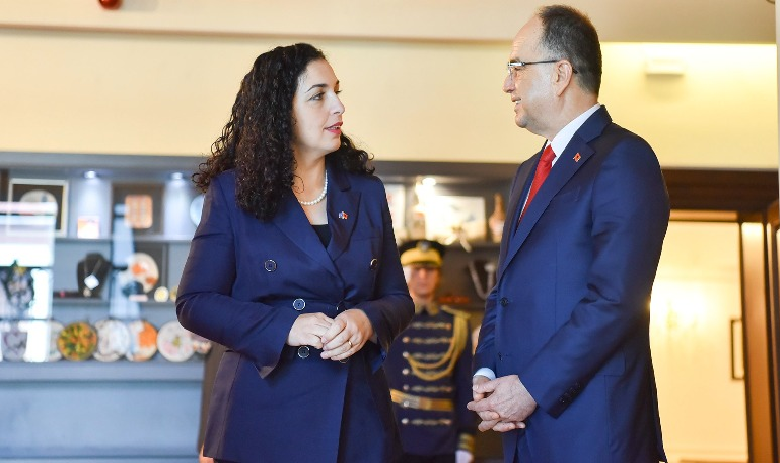 Me ftesë të homologes Osmani/ Presidenti Begaj viziton Kosovën