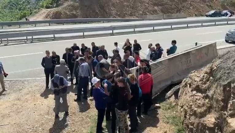 Banorët e Shturngajt dhe Bisalit ngrihen në protestë: Kërkojmë akses në Rrugën e Kombit