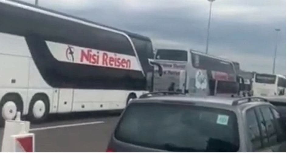 Lirohen një pjesë e qytetarëve nga Kosova të bllokuar në kufirin Kroaci-Serbi