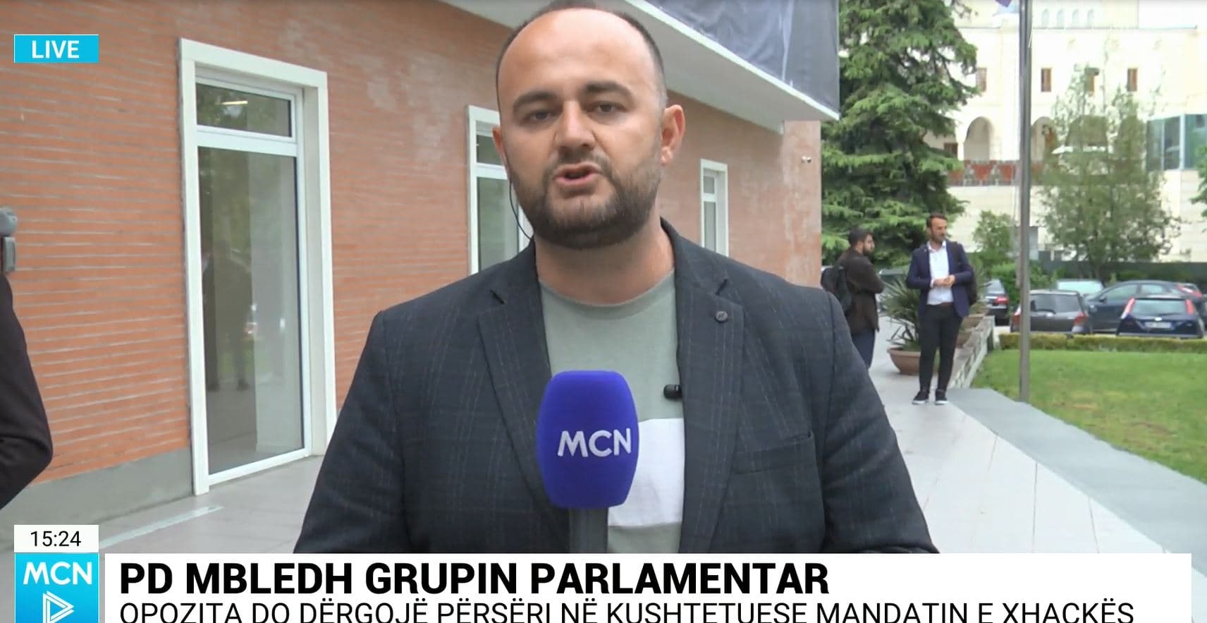 PD mbledh grupin parlamentar/ Opozita do të cojë sërish në Kushtetuese mandatin e Xhaçkës