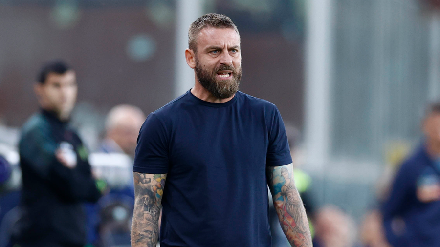De Rossi, rinovon me Romën