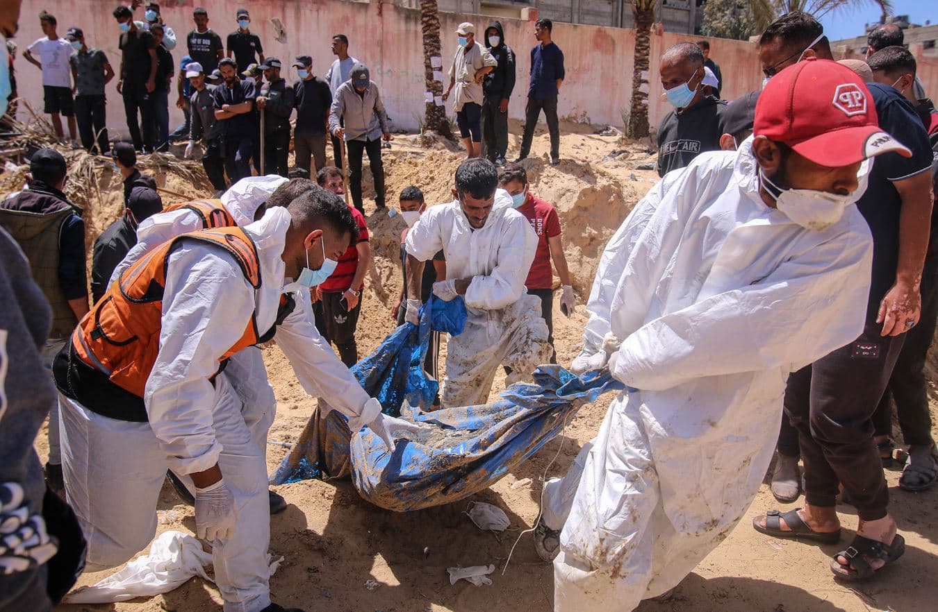 Mbrojtja Civile në Gaza: 300 trupa të pajetë janë gjetur në një varr masiv në jug të vendit 