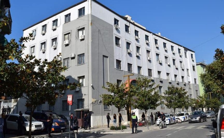 Rrëmbeu nipin 3-vjeçar, gjykata vendos masën ‘detyrim paraqitje’ për  Bahrije Gjunin