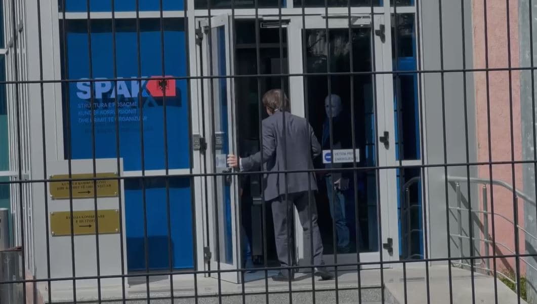 Ish-këshilltari i Metës, Ralf Gjoni paraqitet në SPAK