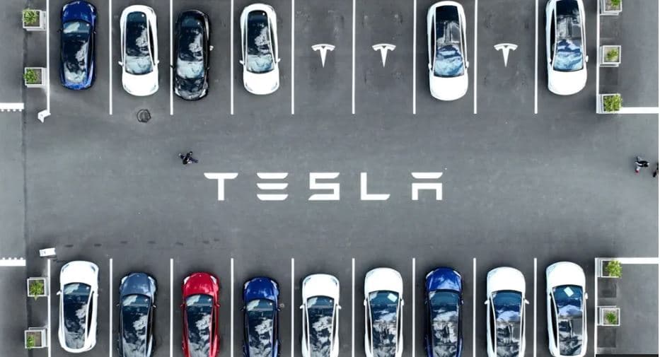 Rënia e shitjeve, Tesla ul çmimet në tregjet kryesore 