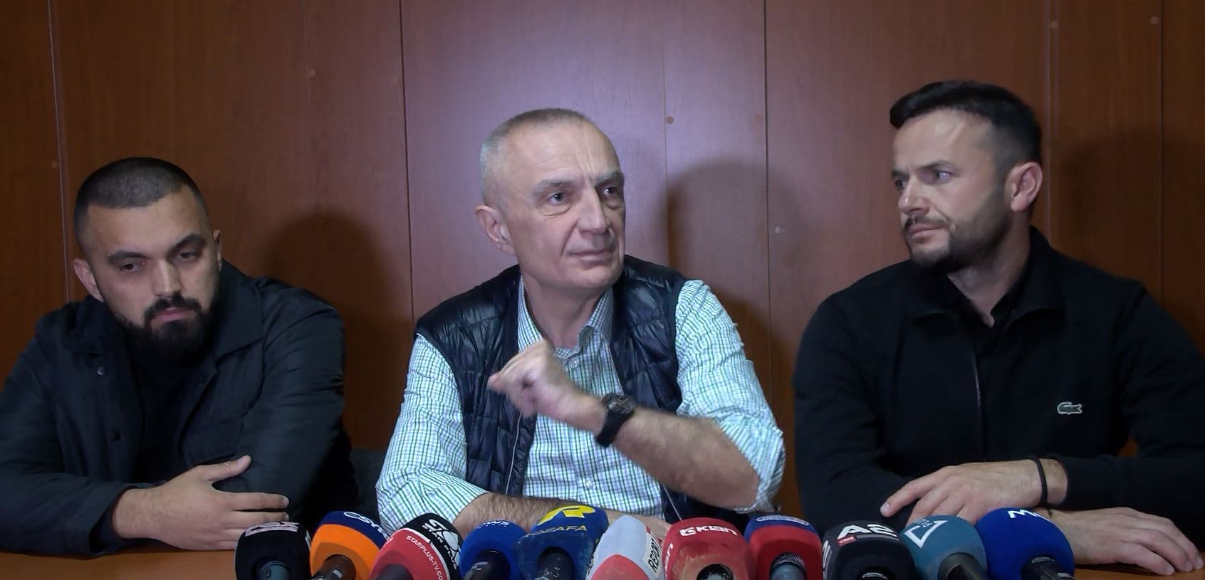 Meta sulmon sërish Dumanin: Zëdhënës politik i Agaçit dhe Ramës
