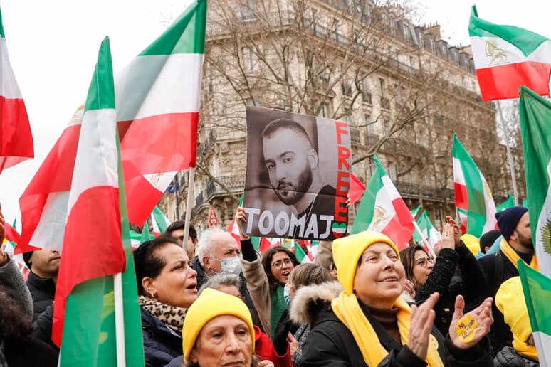 Mori pjesë në protesta, dënohet me vdekje reperi në Iran