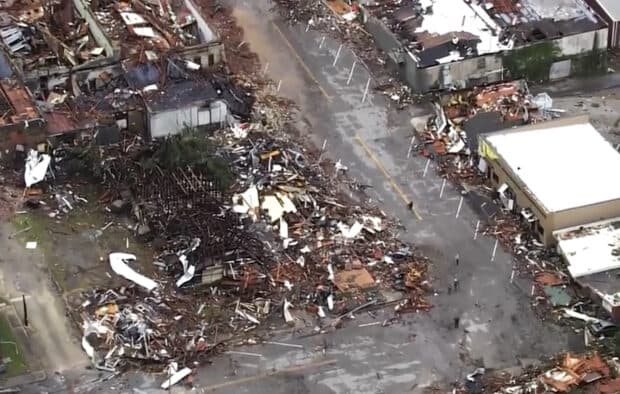 Tornadot godasin SHBA-të, të paktën 5 të vdekur