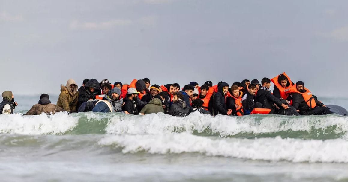 Qeveria britanike dëshiron të deportojë 5700 emigrantë në Ruandë deri në fund të vitit