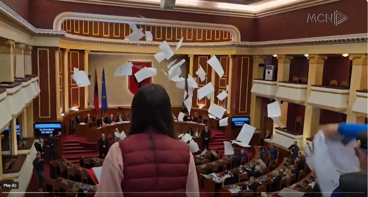 Diaspora futet në parlament, kërkon votën/ Lleshi: Të zbatohet vendimi i Gjykatës Kushtetuese (VIDEO)