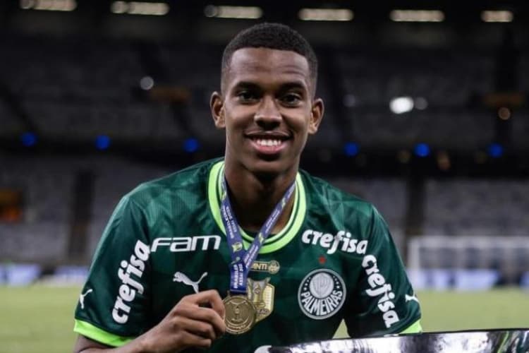 Chelsea, insiston për Messinhon