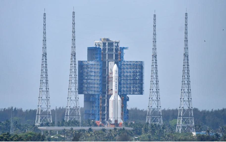 Kina gati për të lëshuar sondën hënore “Chang’e-6”