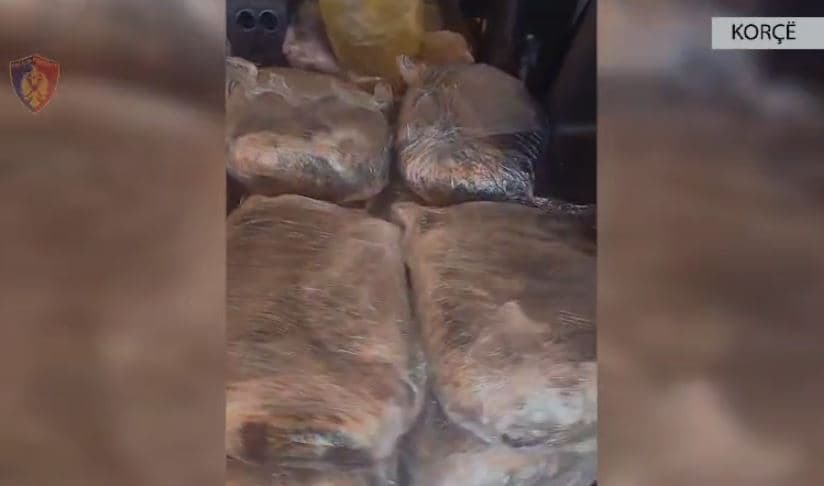 Trafik droge drejt Maqedonisë, arrestohet një person me 53 kg lëndë narkotike 
