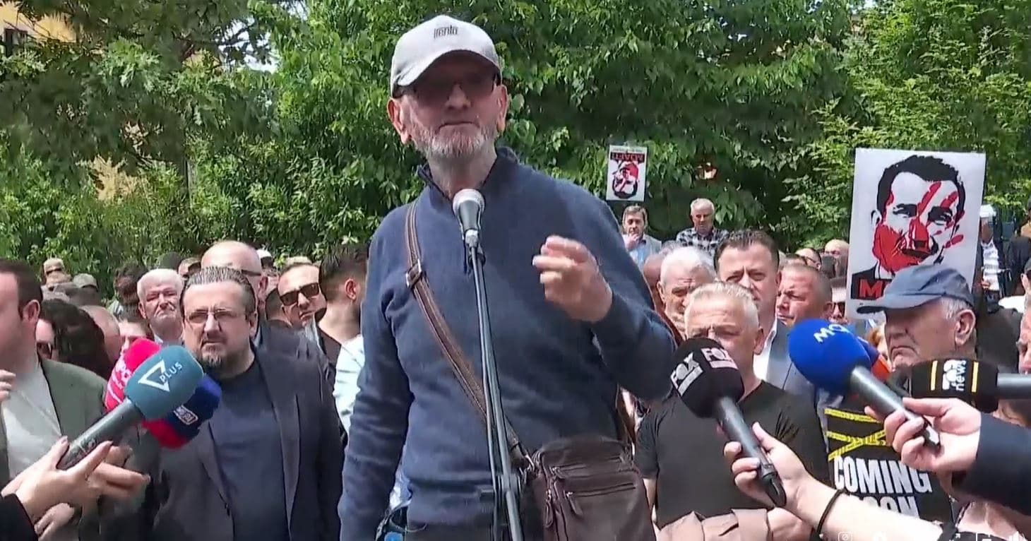 Opozita protestë para bashkisë/ Malkaj: Veliaj një kriminel, koha për përmbysje