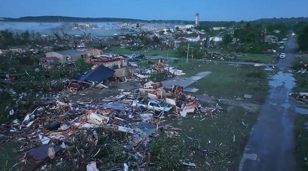 Tornadot godasin Oklahoma-n, 1 i vdekur dhe 6 të plagosur/ Shkatërrohen dhjetëra shtëpi